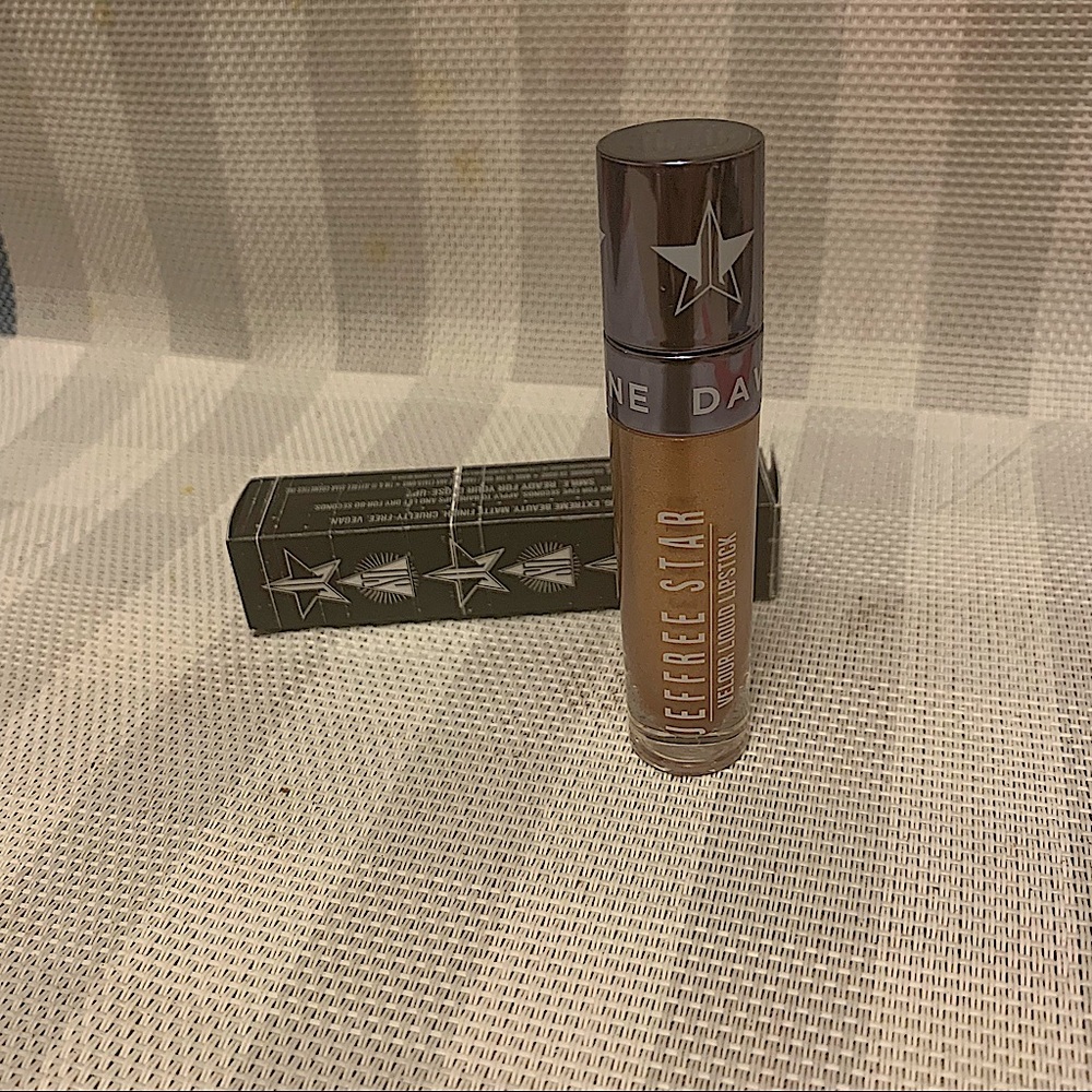 Jeffree star I gotta go liquid lipstick